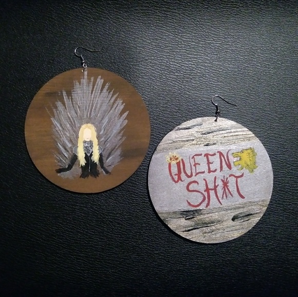"Queen Cersei" Earrings - Picture 3 of 8